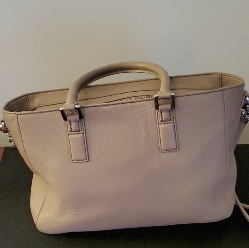 Tory Burch - Picture 2 of 8